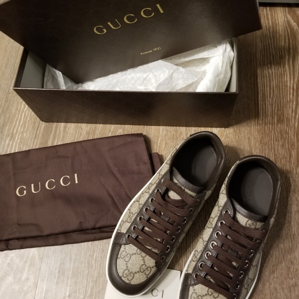 Gucci Tessuto GG Sneakers size 35 (5-5.5)
